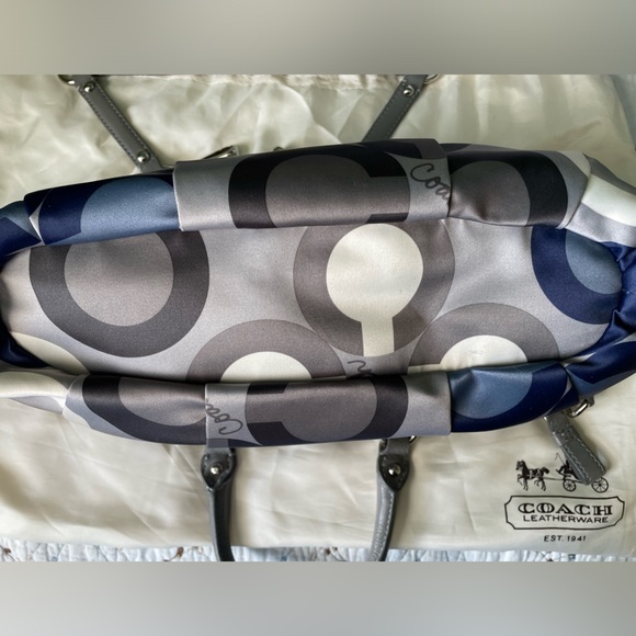 Coach, vintage authentic silk purse - Picture 3 of 9